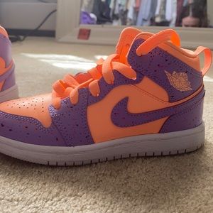 Kids jordan 1 highs orange and purple splatter